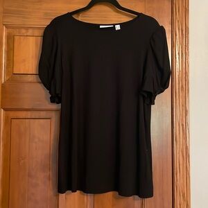 SUSAN GRAVER black short sleeve top